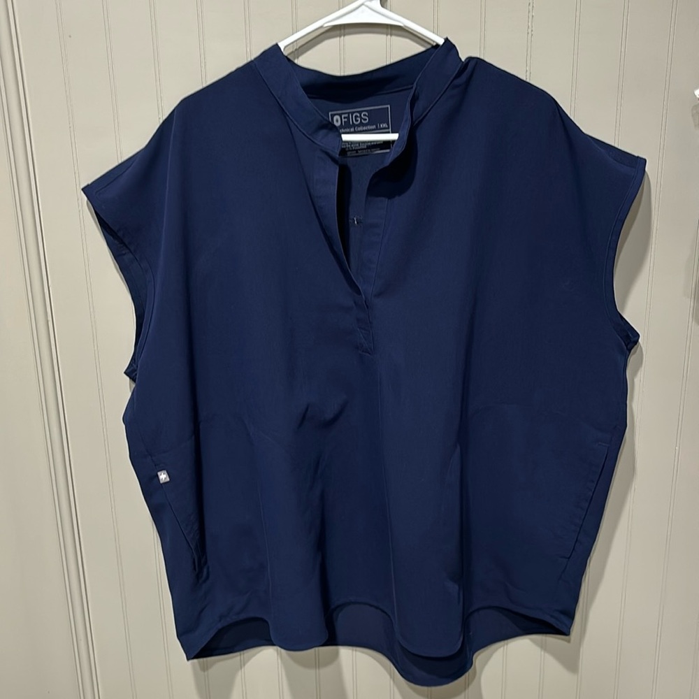Figs navy Rafaela scrub top XXL